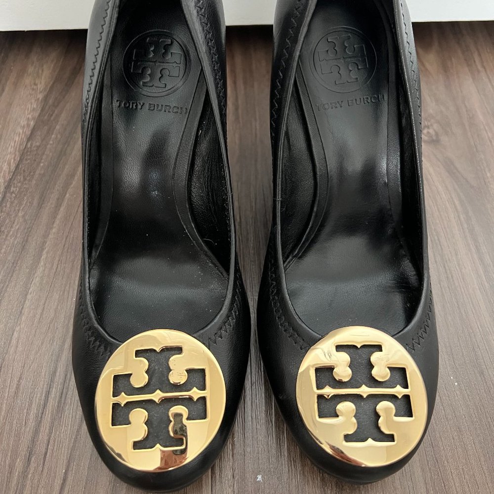 Tory Burch SALLY WEDGE - BLACK/GOLD, Size: 5